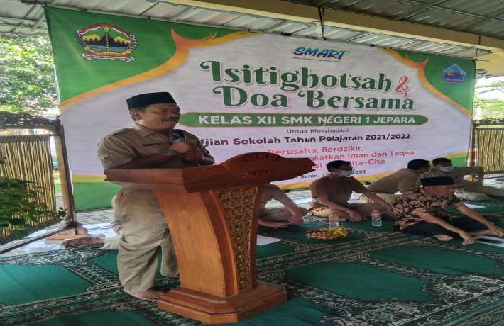 Persiapan Menempuh Ujian Sekolah Kelas XII Melaksanakan Istighotsah dan Doa Bersama