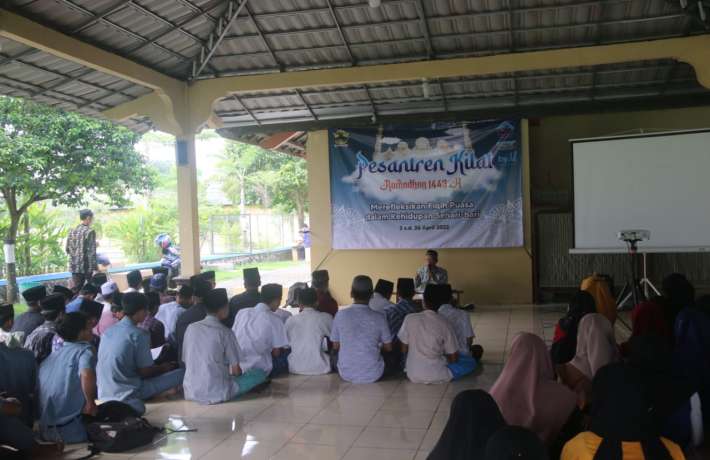 Kegiatan pesantren kilat kelas X APAT1 dan X APHP1