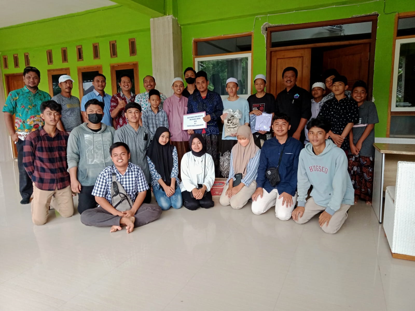 Kegiatan Bakti Sosial "Membangun Solidaritas Melalui Komunikasi dan Konservasi"