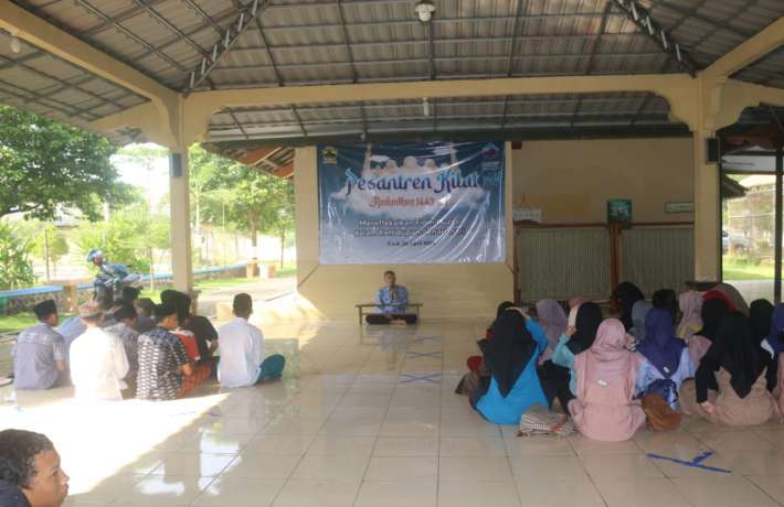 Kegiatan pesantren kilat ramadhan kelas X TKRO 1 dan X APHP 3